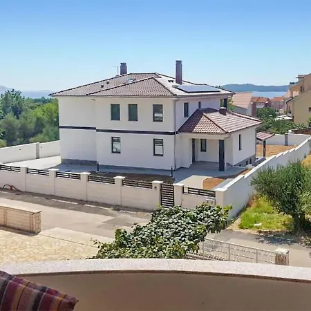 2 Bedroom Awesome In Biograd * ביוגראד נה מורו