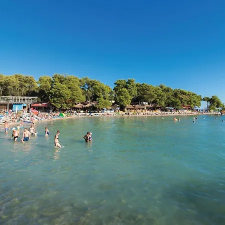 Apartament 2 Bedroom Awesome In Biograd Biograd Na Moru